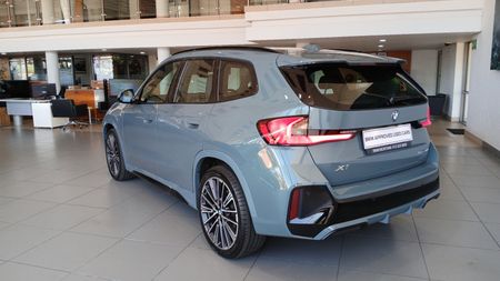 2025-BMW-X1-sDrive18i-M-Sport_10