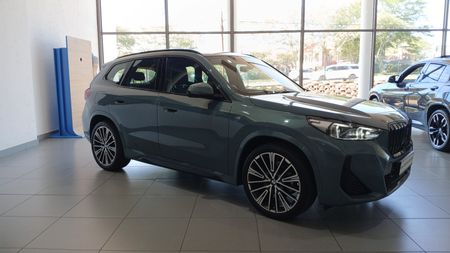 2025-BMW-X1-sDrive18i-M-Sport_2