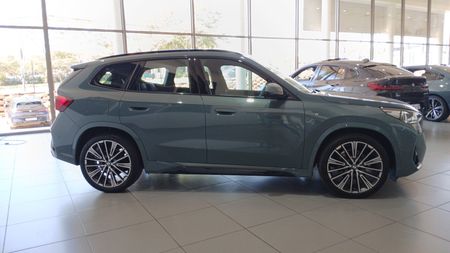 2025-BMW-X1-sDrive18i-M-Sport_3