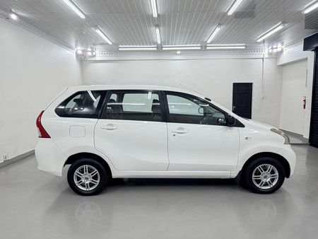2014-Toyota-Avanza-15-SX-Auto_3