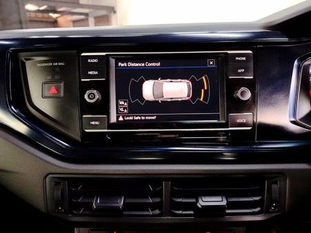 2020-Volkswagen-Polo-10-TSI-Trendline_23
