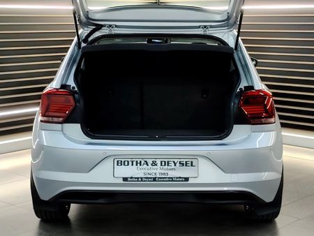 2020-Volkswagen-Polo-10-TSI-Trendline_4
