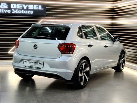 2020-Volkswagen-Polo-10-TSI-Trendline_5