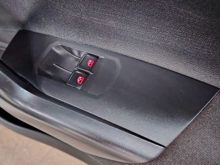 2020-Volkswagen-Polo-10-TSI-Trendline_7