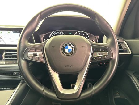2020-BMW-3-Series-320d-Sport-Line_13