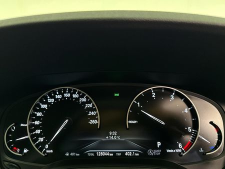 2020-BMW-3-Series-320d-Sport-Line_2
