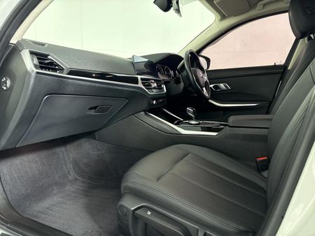 2020-BMW-3-Series-320d-Sport-Line_8