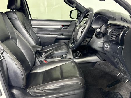 2021-Toyota-Hilux-28-GD-6-Raised-Body-Legend-RS-4x4-Double-Cab_9