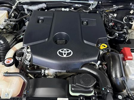 2021-Toyota-Hilux-28-GD-6-Raised-Body-Legend-RS-4x4-Double-Cab_13