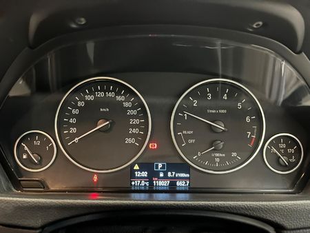 2017-BMW-3-Series-320i-Auto_10