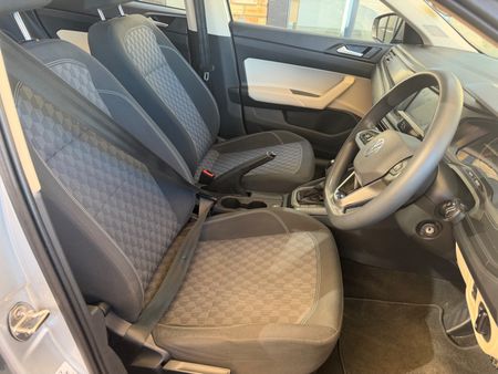 2024-Volkswagen-Polo-Classic-16-Life-Tiptronic_5