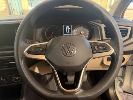 2024-Volkswagen-Polo-Classic-16-Life-Tiptronic_6