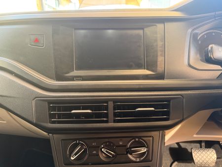 2024-Volkswagen-Polo-Classic-16-Life-Tiptronic_8