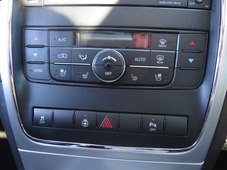 2013-Jeep-Grand-Cherokee-64-SRT_11