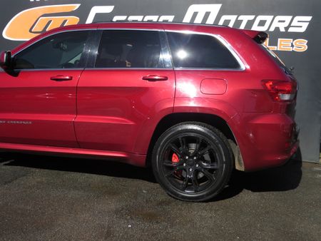 2013-Jeep-Grand-Cherokee-64-SRT_5