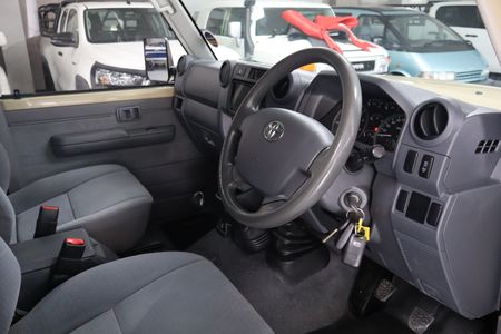 2020-Toyota-Land-Cruiser-79-45-D-Double-Cab_6