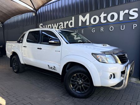 2015-Toyota-Hilux-30-D4D-Raider-Dakar-4x4-DC-AT_0