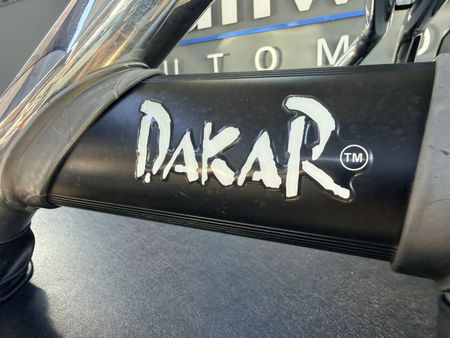 2015-Toyota-Hilux-30-D4D-Raider-Dakar-4x4-DC-AT_11