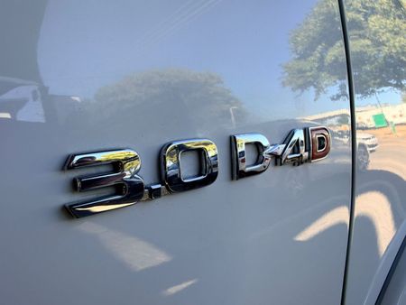 2015-Toyota-Hilux-30-D4D-Raider-Dakar-4x4-DC-AT_5