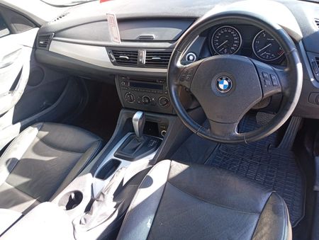 2012-BMW-X1-sDrive20d-Design-Auto_9