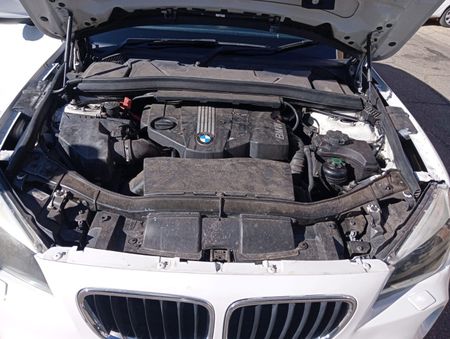 2012-BMW-X1-sDrive20d-Design-Auto_11