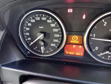2012-BMW-X1-sDrive20d-Design-Auto_12