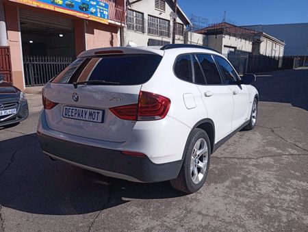 2012-BMW-X1-sDrive20d-Design-Auto_6