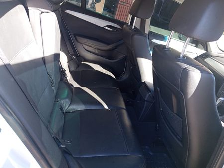 2012-BMW-X1-sDrive20d-Design-Auto_7