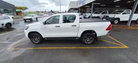 2021-Toyota-Hilux-24-GD-6-Raised-Body-Raider-Double-Cab_10
