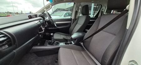 2021-Toyota-Hilux-24-GD-6-Raised-Body-Raider-Double-Cab_11