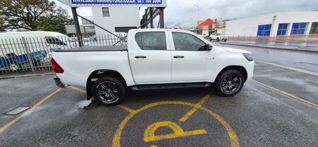 2021-Toyota-Hilux-24-GD-6-Raised-Body-Raider-Double-Cab_3