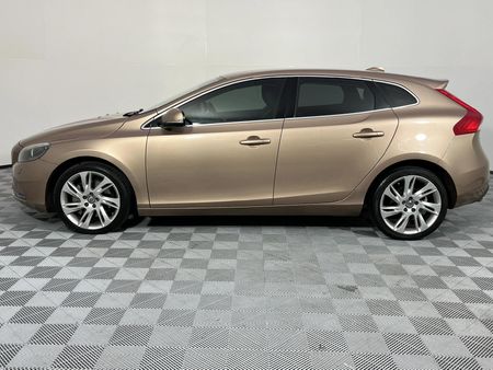 2014-Volvo-V40-D3-Excel-Auto_17