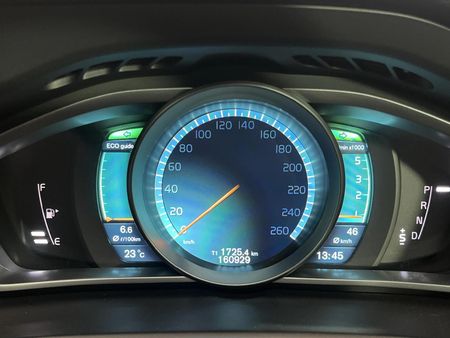 2014-Volvo-V40-D3-Excel-Auto_2