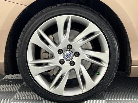 2014-Volvo-V40-D3-Excel-Auto_4