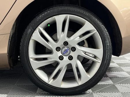 2014-Volvo-V40-D3-Excel-Auto_6