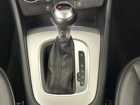 2016-Audi-Q3-20-TFSI-quattro-Auto-132kW_10