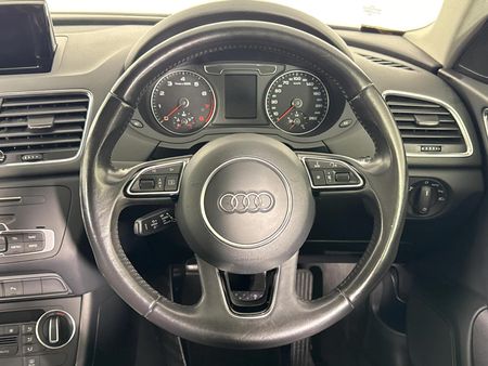 2016-Audi-Q3-20-TFSI-quattro-Auto-132kW_11