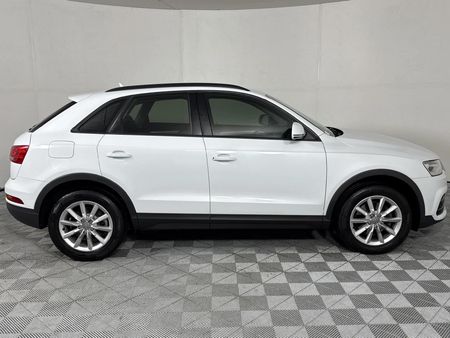 2016-Audi-Q3-20-TFSI-quattro-Auto-132kW_16