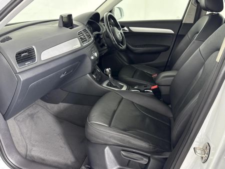 2016-Audi-Q3-20-TFSI-quattro-Auto-132kW_8