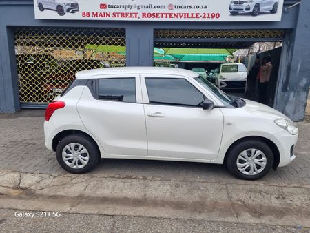 2024-Suzuki-Swift-12-GL_14