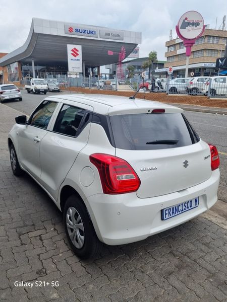 2024-Suzuki-Swift-12-GL_15