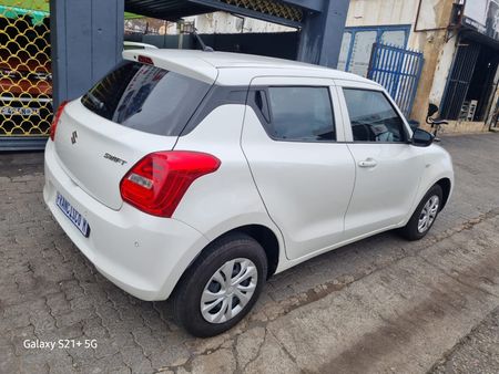 2024-Suzuki-Swift-12-GL_4