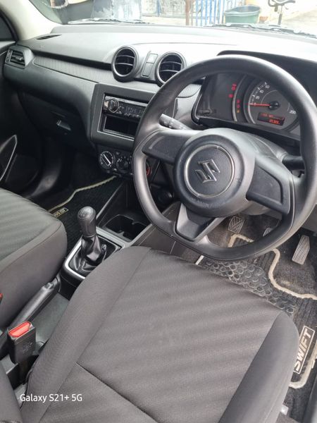 2024-Suzuki-Swift-12-GL_6