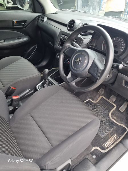 2024-Suzuki-Swift-12-GL_8