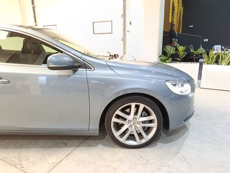 2017-Volvo-V40-D4-Inscription-Auto_11