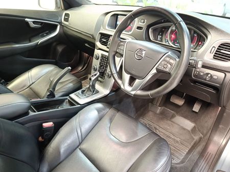 2017-Volvo-V40-D4-Inscription-Auto_16