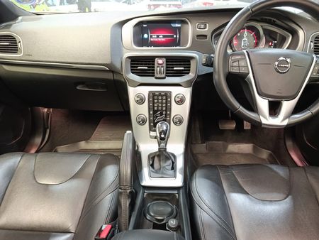2017-Volvo-V40-D4-Inscription-Auto_19