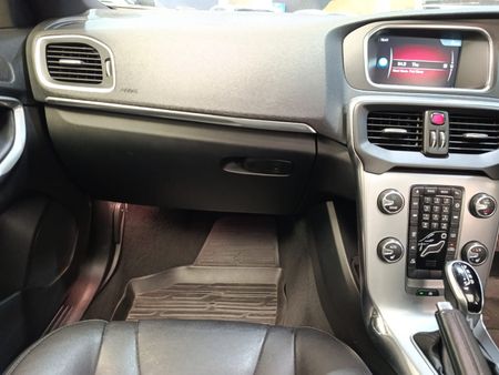 2017-Volvo-V40-D4-Inscription-Auto_22