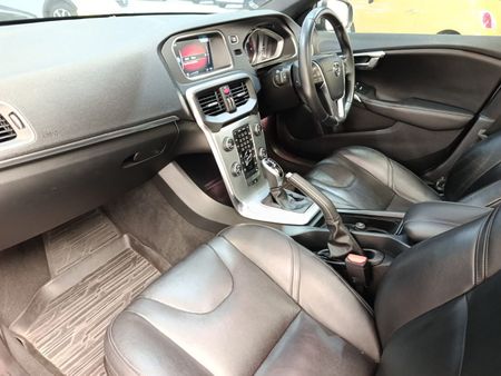 2017-Volvo-V40-D4-Inscription-Auto_24