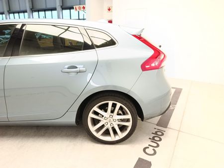 2017-Volvo-V40-D4-Inscription-Auto_5